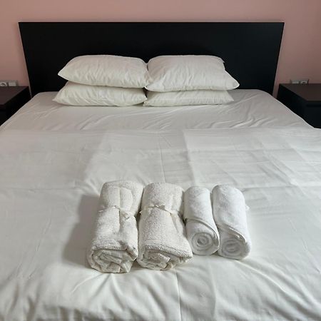 Warm And Modern Brand New Apartment Piraeus Ngoại thất bức ảnh